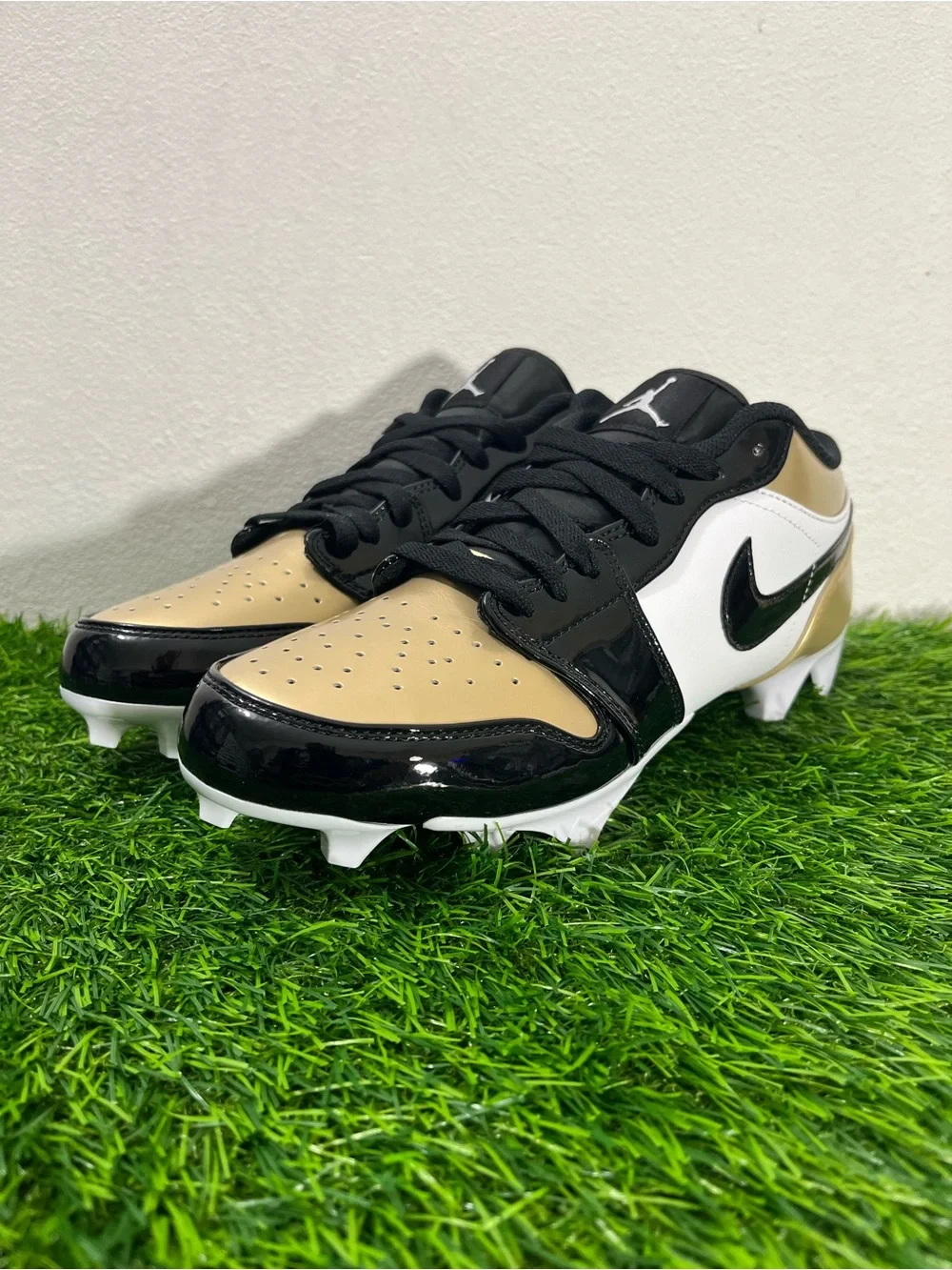 Nike Air Jordan 1 Low TD Football Cleats Men's Size 9 Gold Black FJ6245-701